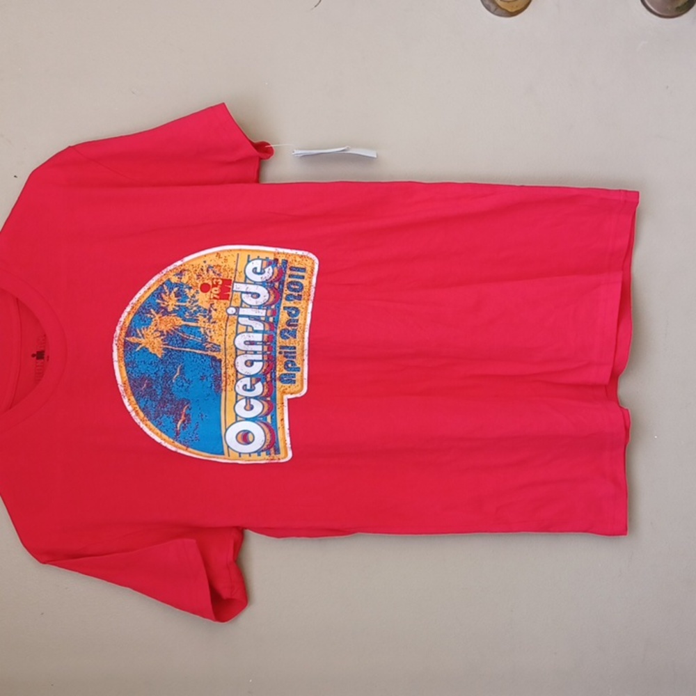 IRONMAN 70.3 OCEANSIDE 04/02/2011 MEDIUM RED T-SHIRT
